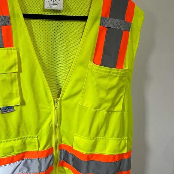 Pyramex Hi Viz Safety Vest Sz Med - Picture 4 of 9